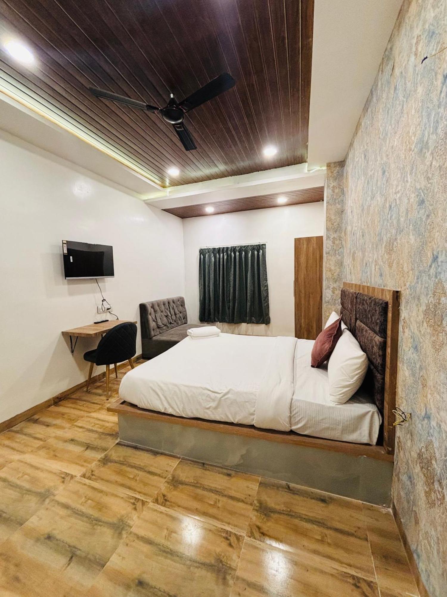 Hotel Vedicvista Indore Exterior photo