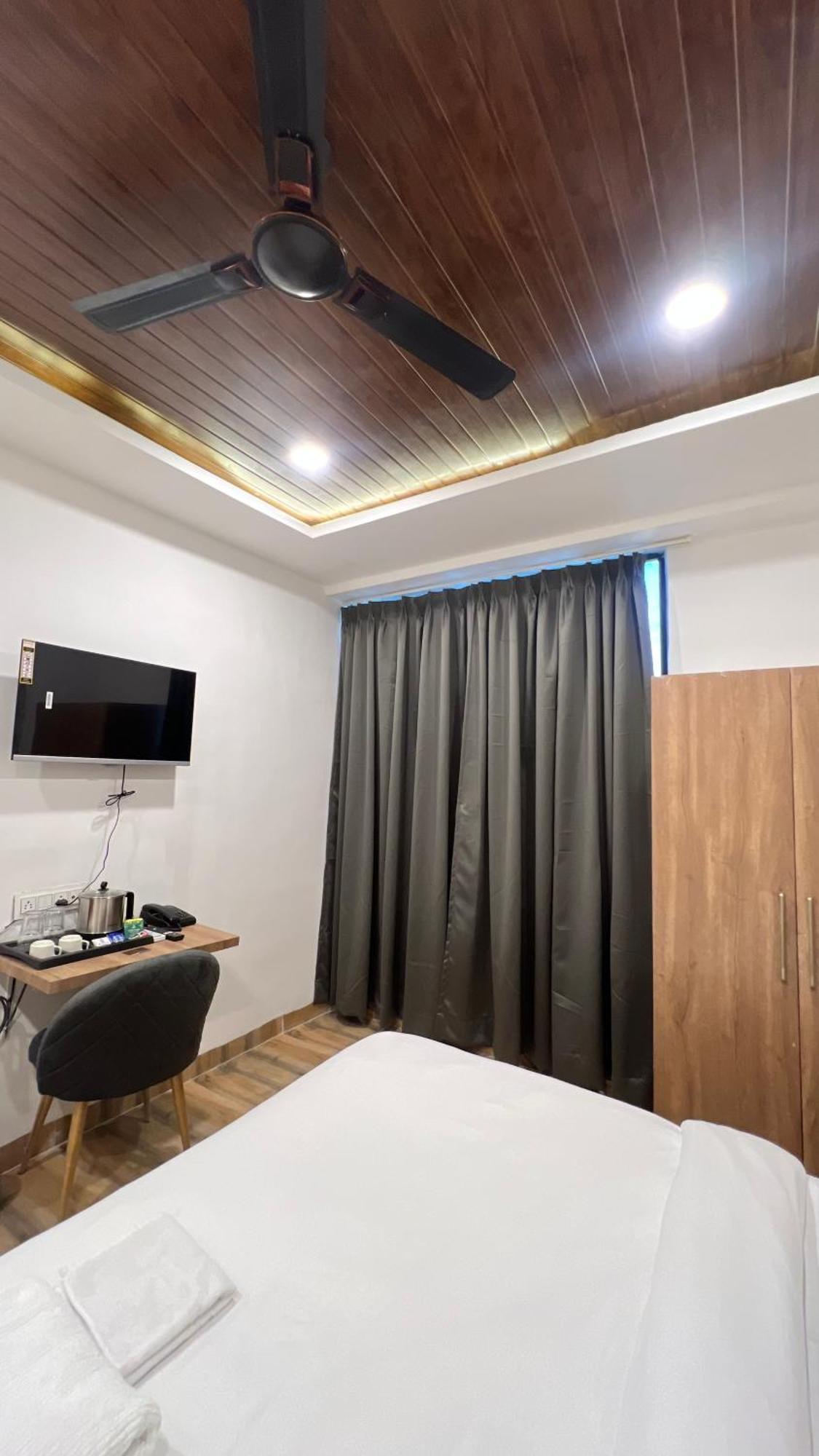 Hotel Vedicvista Indore Exterior photo